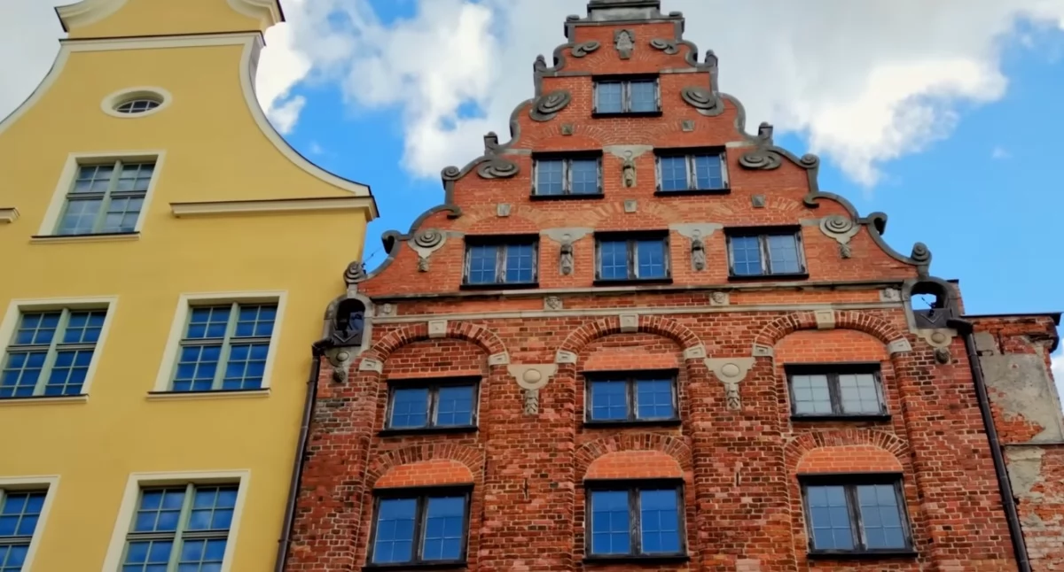 Odbudowa Starego Miasta w Elblągu. Unikalna metoda retrowersji