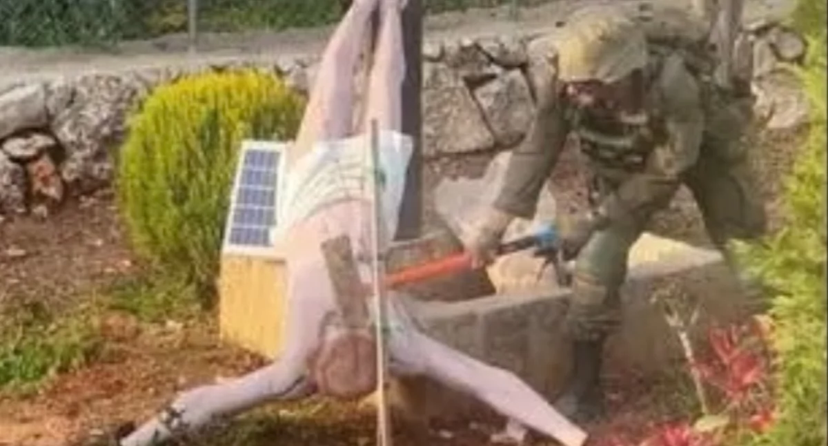 Zniszczona figura Jezusa w południowym Libanie. Netanjahu komentuje incydent 