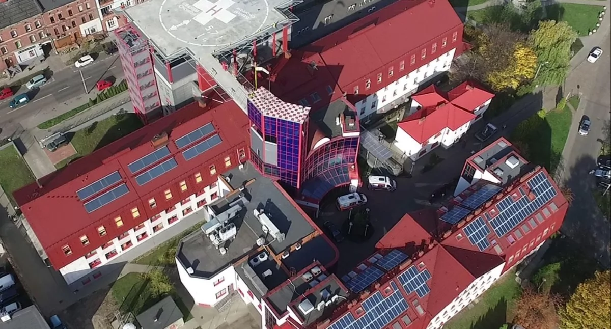 Warsztaty artystyczne w Szpitalu Specjalistycznym w Chorzowie. Projekt ASP Katowice wspiera terapię pacjentów psychiatrycznych.