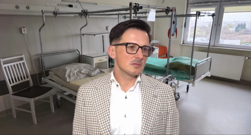Prof. Marek Postuła, kardiolog i specjalista medycyny długowieczności, podczas wywiadu dla PAP na temat spowalniania procesów starzenia i jakości życia w starości.