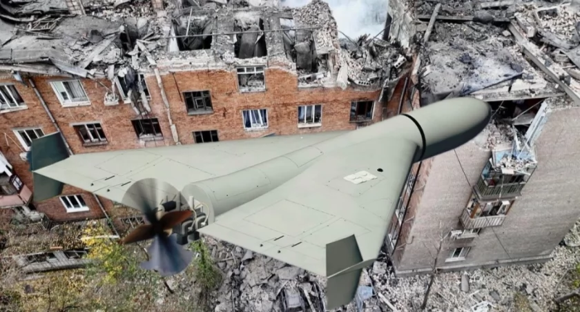 Ukraiński dron bojowy w locie nocnym podczas ataku na obwód moskiewski – jeden z 556 bezzałogowców wysłanych przez Ukrainę w ramach odpowiedzi na rosyjskie bombardowanie Kijowa.