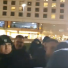 Awantura i bójka przed pomnikiem smoleńskim w nocy – Jarosław Kaczyński i Antoni...