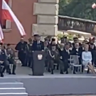 Zbigniew Komosa podczas przemówienia Andrzeja Dudy protestował z banerem 