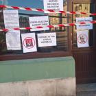 Zniszczona antyukraińskimi hasłami witryna lokalu Pijana Wiśnia w Poznaniu / fot....