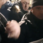 Awantura i bójka przed pomnikiem smoleńskim w nocy – Jarosław Kaczyński i Antoni...