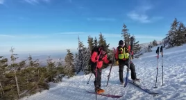 Mróz i śliskie szlaki w Karkonoszach. GOPR ostrzega turystów przed trudnymi warunkami