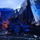 Wypadek na autostradzie A2 w Łódzkiem – zderzenie ciężarówek. Zdjęcia z miejsca zdarzenia 