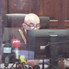 Sędzia Tomasz Grochowicz na sali rozpraw 