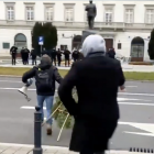 Arkadiusz Szczurek dostał mandat za przejście przez ulicę, a Antoni Macierewicz nie...