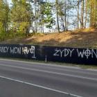 Antysemicki mural ze swastykami w Białymstoku 