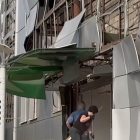 Zniszczenia w Zaporożu spowodowane rosyjskim atakiem dronami i rakietami – zdjęcia...