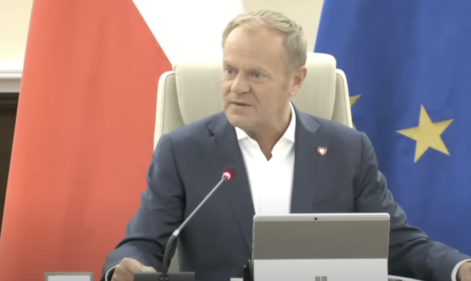 Premier Donald Tusk podczas posiedzenia rządu 