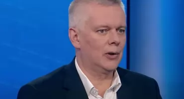Obce służby a kradzież auta Tuska. Siemoniak potwierdza, że ABW sprawdza trop