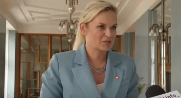 Prace domowe w szkołach podstawowych. Nowacka zapowiada wyniki ewaluacji