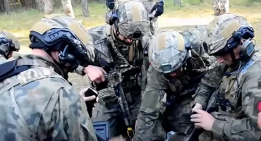 Żołnierze z Elbląga kradli paliwo z wojska. Złodzieje w mundurach z zarzutami 