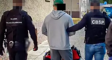 CBŚP i KAS zatrzymują gang wyłudzający podatek VAT. 13 osób zatrzymanych za fikcyjne faktury