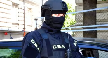 Korupcja w warszawskim instytucie medycznym. CBA zatrzymało trzy osoby 