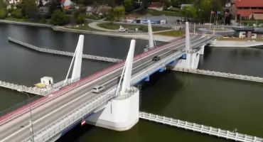 Prace serwisowe na moście w Sobieszewie. Ruch drogowy bez zmian, ograniczenia dla żeglugi