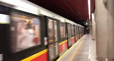 Metro linii M1 wraca do pełnego kursowania. ZTM potwierdza koniec utrudnień