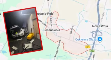 Lesznowola: Kobieta pomyliła gaz z hamulcem. Uszkodzona brama i Lexus