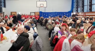 Wigilia Caritas Polska 2025. Tysiące potrzebujących przy wspólnym stole