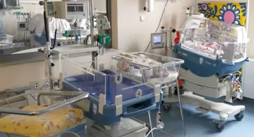 Śląsk zamyka porodówki? Żory wstrzymały porody, Siemianowice wygaszają oddział