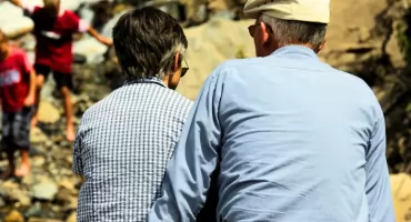 Dzień Babci i Dziadka 2026. Najlepszy prezent to troska o zdrowie seniorów