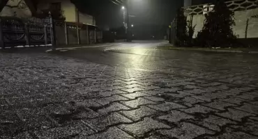 Gołoledź paraliżuje Zachodniopomorskie. Ponad 50 szkół zamkniętych, setki kolizji i utrudnienia na kolei