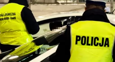 Kontrole przewozów osób w Warszawie. Setki sprawdzonych aut i dziesiątki mandatów