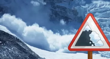 Tatry: Trudne warunki i zagrożenie lawinowe. Część szlaków nadal zamknięta