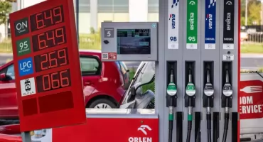 Ceny paliw w dół. Aktualne stawki benzyny i oleju napędowego