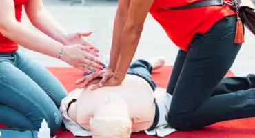 Polacy wzięli udział w krajowym treningu pierwszej pomocy. MSWiA podsumowuje ogólnopolską akcję