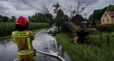 Interwencje strażaków po nawałnicach. Najwięcej w Małopolsce, na Śląsku i Lubelszczyźnie