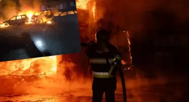 Rosja ponownie uderzyła w Kijów. Atak rakietowy wywołał pożary w kilku dzielnicach